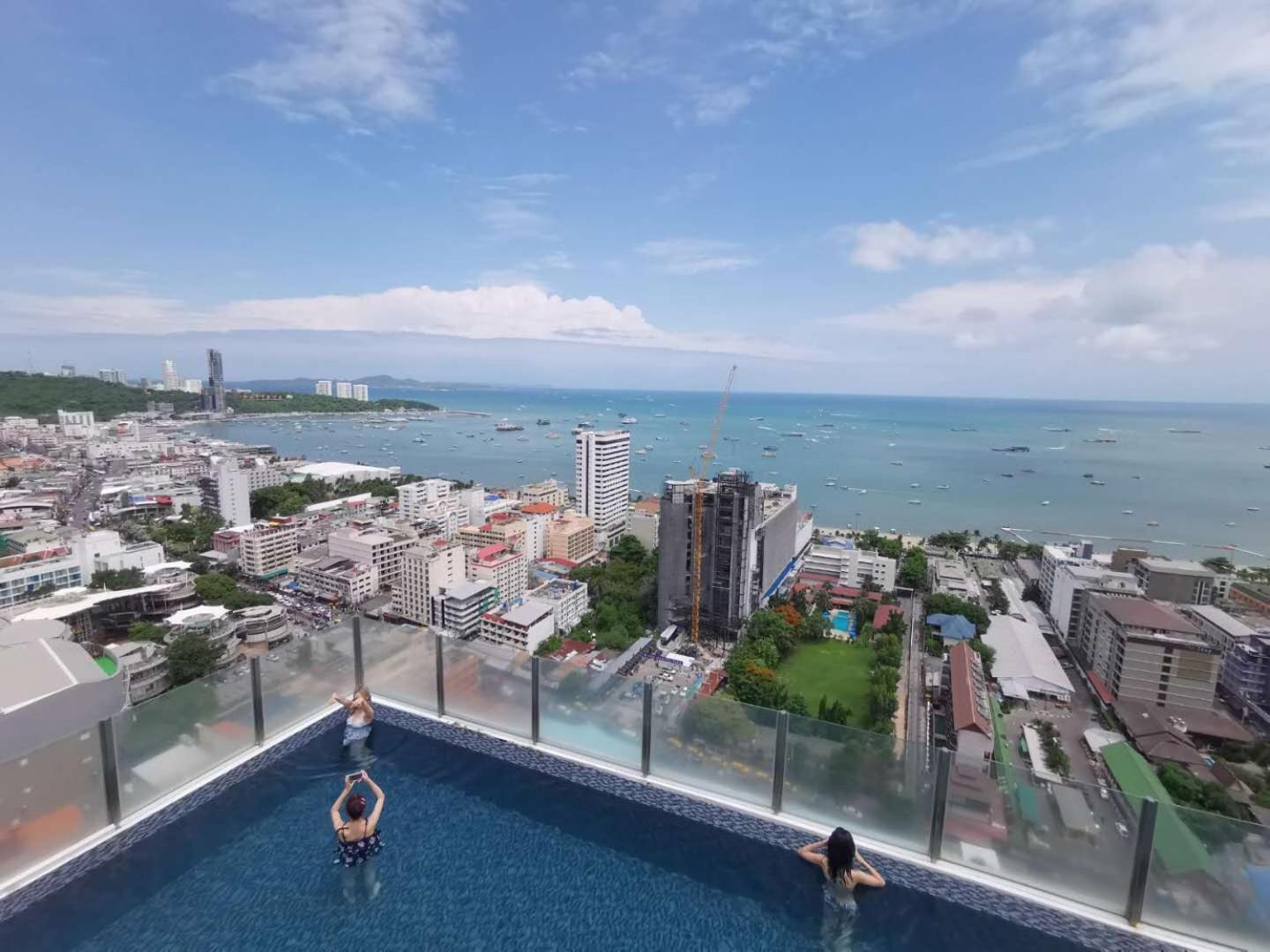 The Base Central Pattaya By Adam Ngoại thất bức ảnh